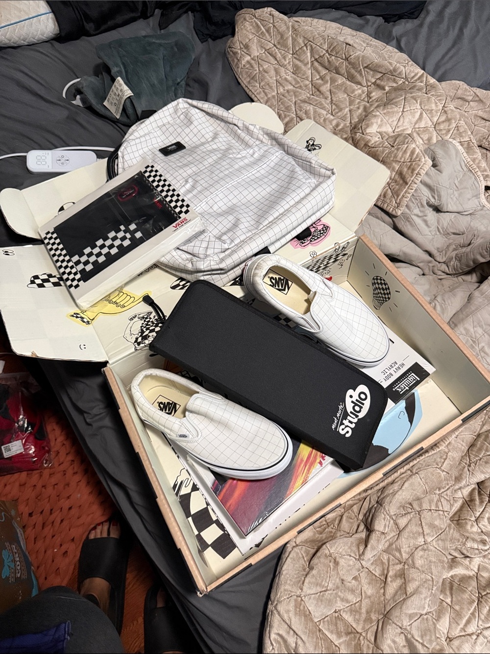 Vans White Grid Slip-On Sneakers check board day kit